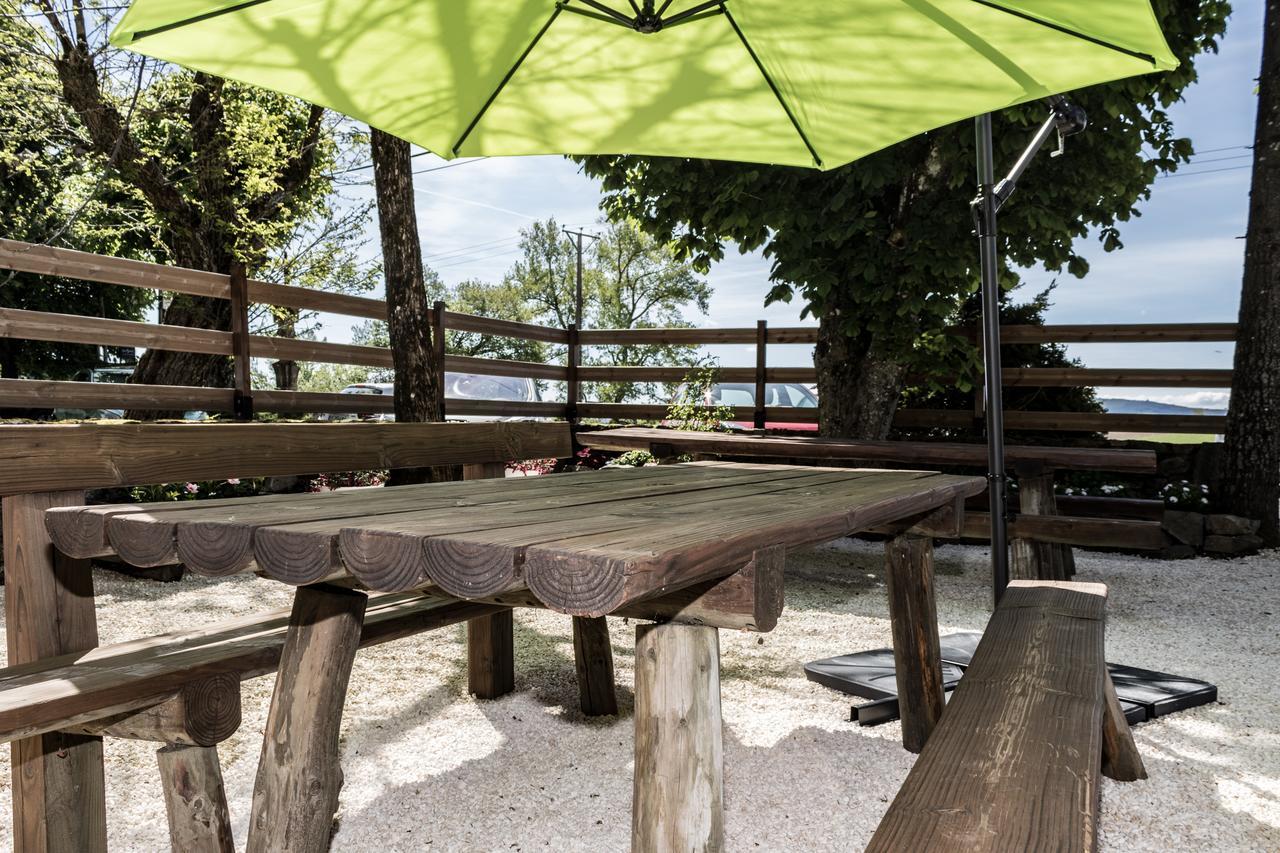 Hotel Saint Pierre Les Sauvages  Luaran gambar